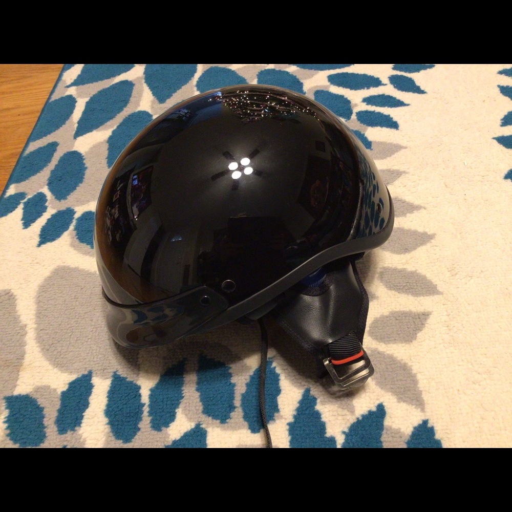 Motorcycle Helmet like new size XS. DOT Approved.